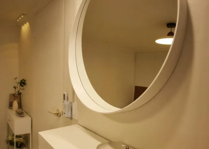 Suajae 2room,3bed ,3mins Hapjeong 1f *