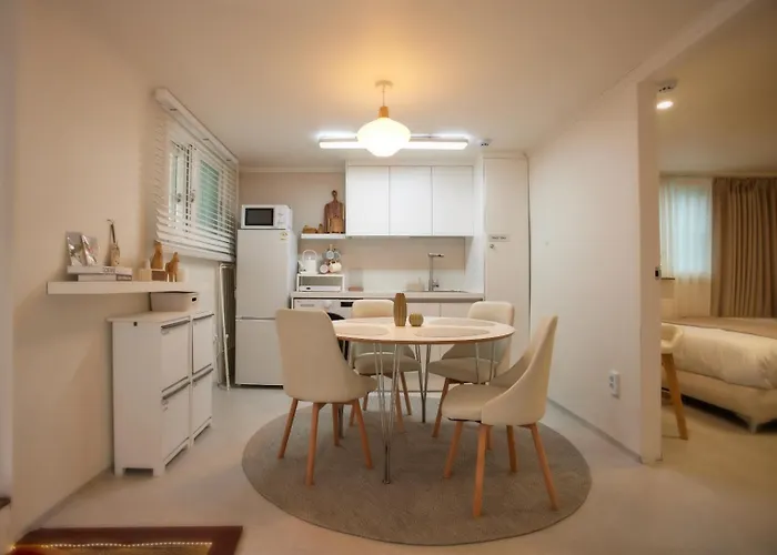 Suajae 2room,3bed ,3mins Hapjeong 1f *