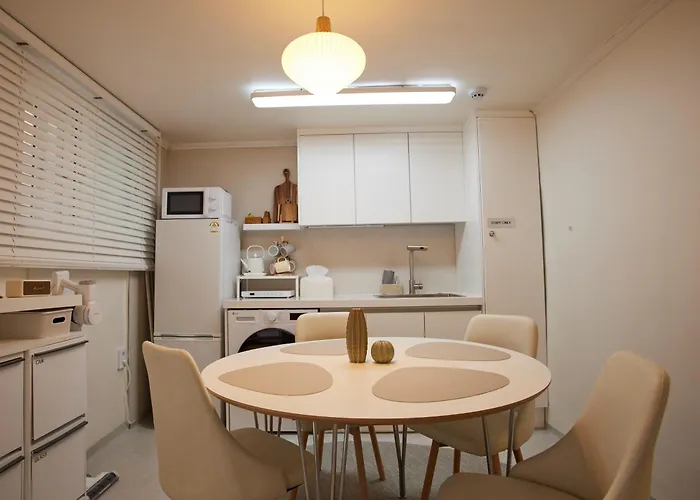 Suajae 2room,3bed ,3mins Hapjeong 1f ヴィラ *